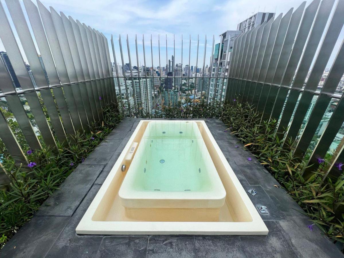 2 Bedroom Luxury Apartment 3 Min Walk From Bts Ekkamai Banguecoque Exterior foto