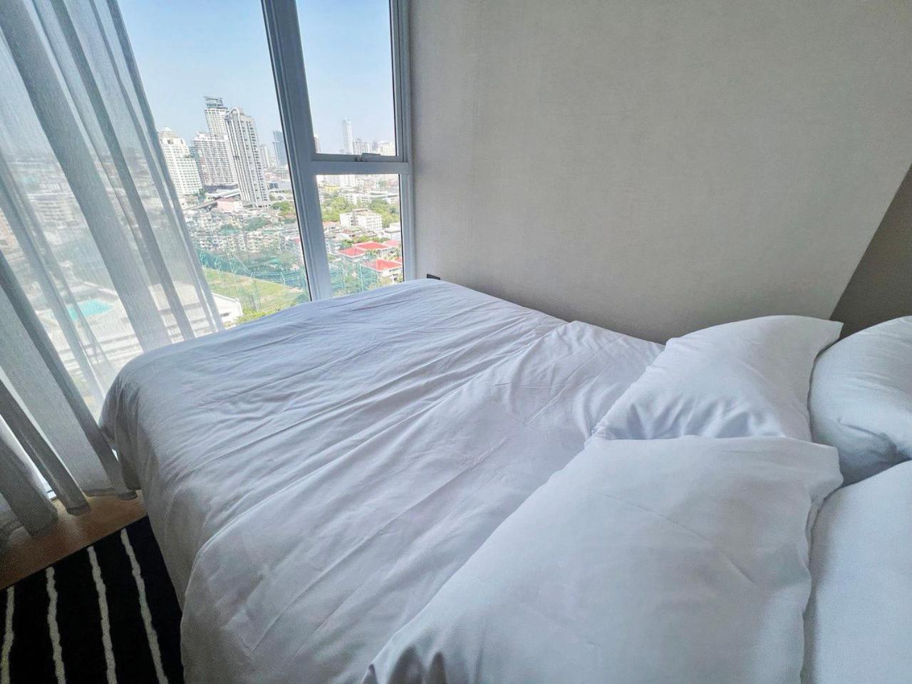2 Bedroom Luxury Apartment 3 Min Walk From Bts Ekkamai Banguecoque Exterior foto