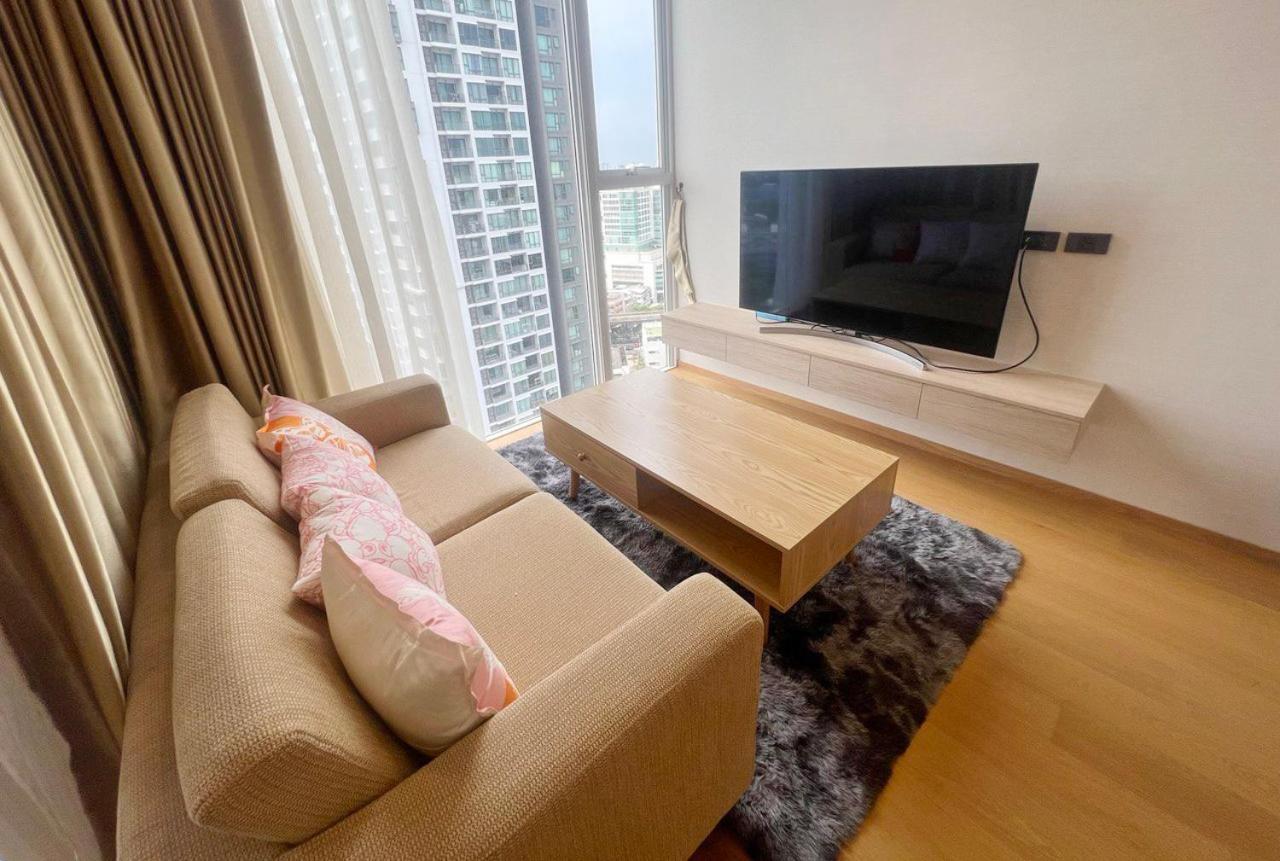 2 Bedroom Luxury Apartment 3 Min Walk From Bts Ekkamai Banguecoque Exterior foto